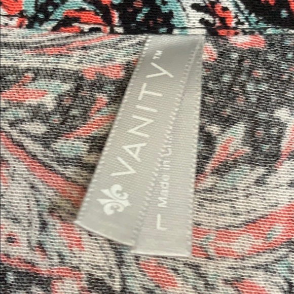 Vanity button down blouse - Picture 2 of 5